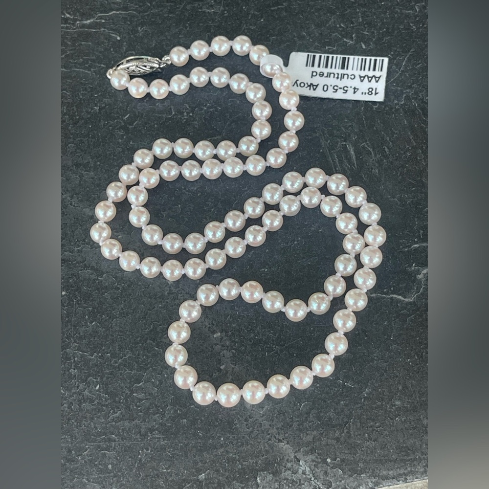 Elegant Akoya cultured pinkish white Pearl Necklace 18”